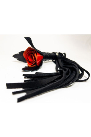 Черная замшевая плеть с красной лаковой розой в рукояти - 40 см.